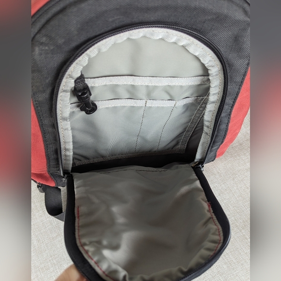 Lowepro Micro Trekker 100 Small Camera Backpack - Picture 3 of 9